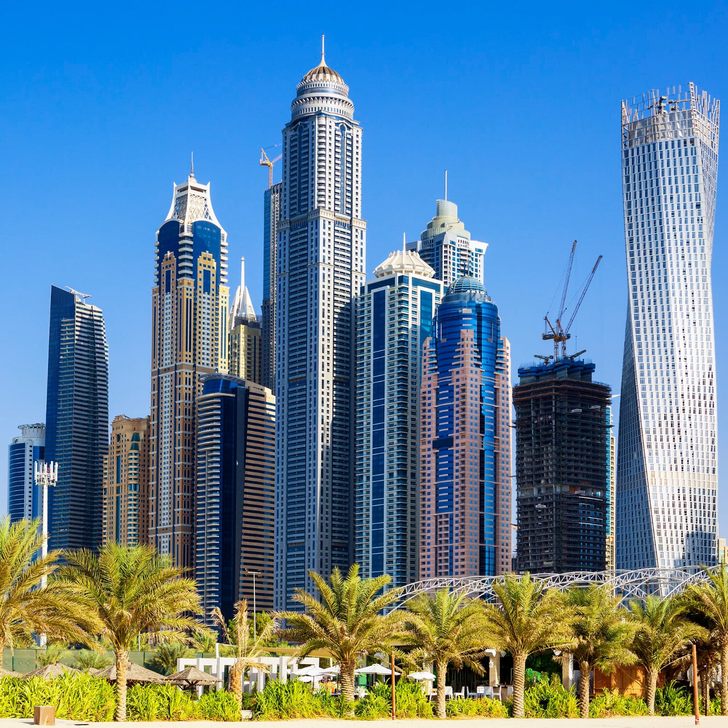 Недвижимость в Дубае как билет к резидентству: визовые возможности инвестиции