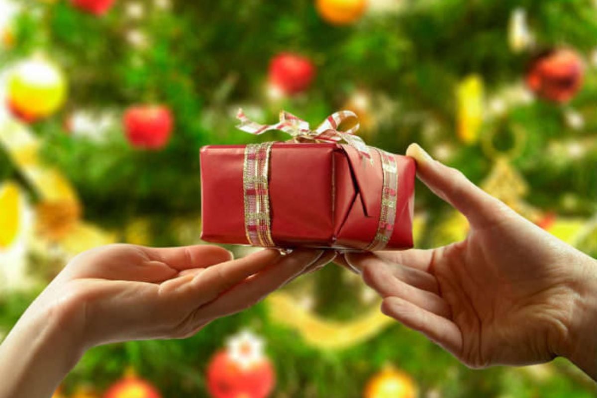 Золото, земля, квартира в Дубае или бутылка виски – какой подарок реально позволит заработать