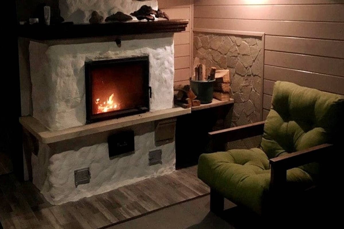 Пережить блэкауты в доме с печкой: где и за сколько можно снять такое жилье под Киевом