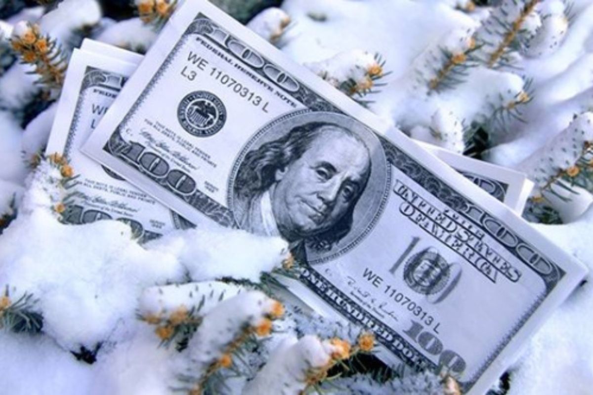 Евро продолжает укрепляться: какие котировки увидим на выходных