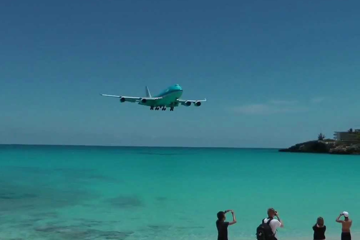 Скидки на Турцию и дорогая Европа: как война в Иране меняет цены на летний отдых