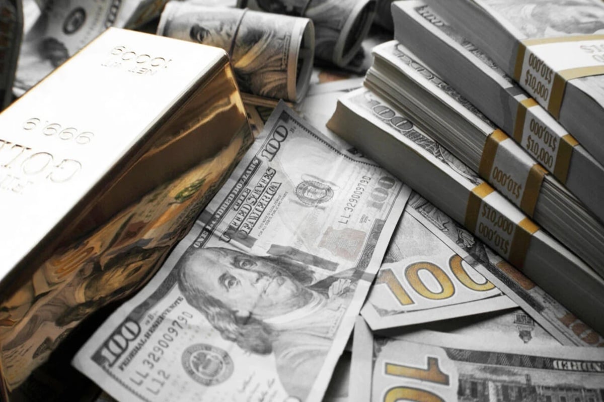 Цена на золото, курс доллара и евро в мае: что делать, чтобы не влететь с курсом