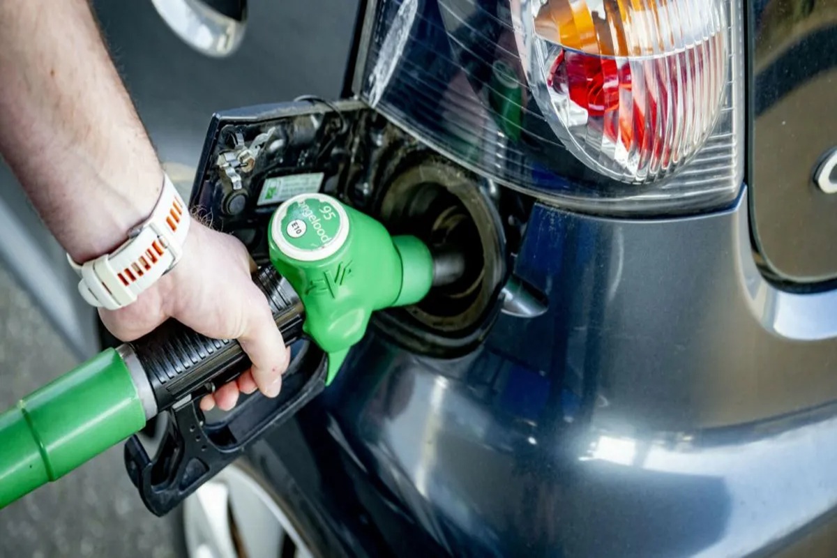 Цены на топливо снизились ненадолго: когда АЗС начнут продавать дизель по 100 грн