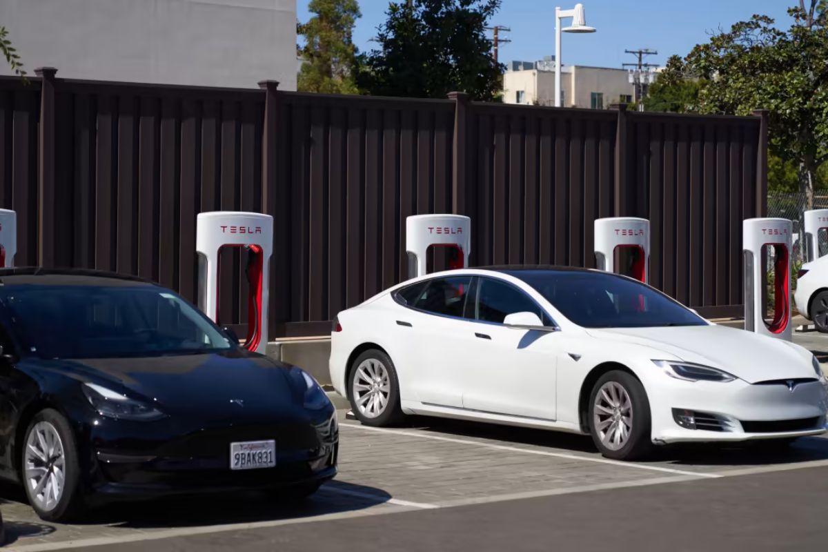 Топливный шок в Украине: цены на АЗС развернули автомобильный рынок