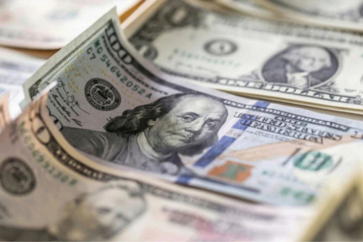 Гривна, доллар и евро: какой курс увидим в обменниках на выходных