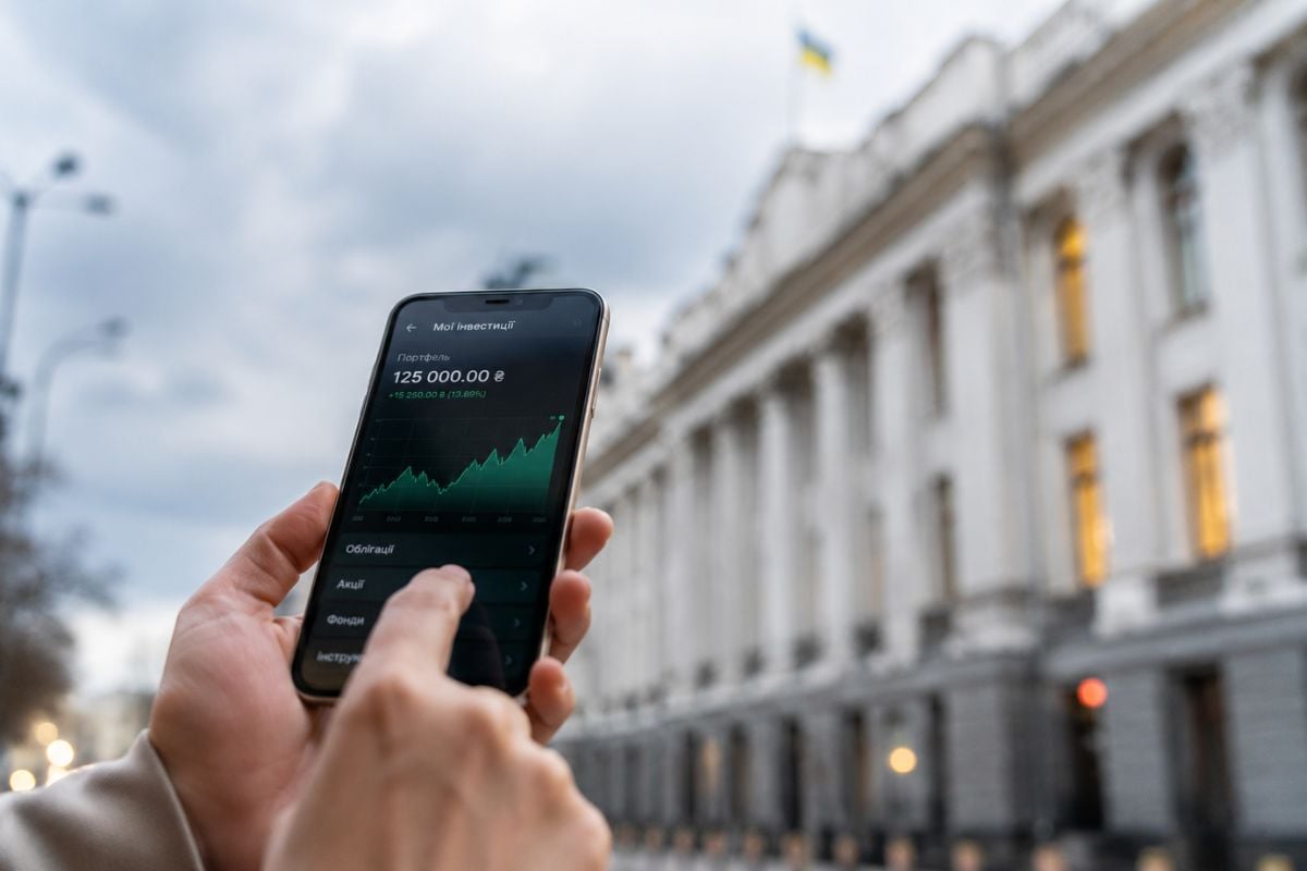 Украинцам разрешат инвестировать в акции и облигации без уплаты налогов