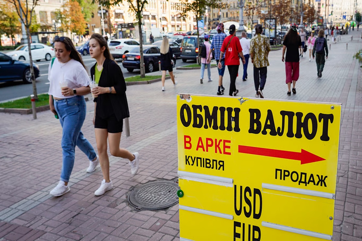 Опасная неделя для евровалюты: чего ждать от курса доллара и евро в мире и в Украине