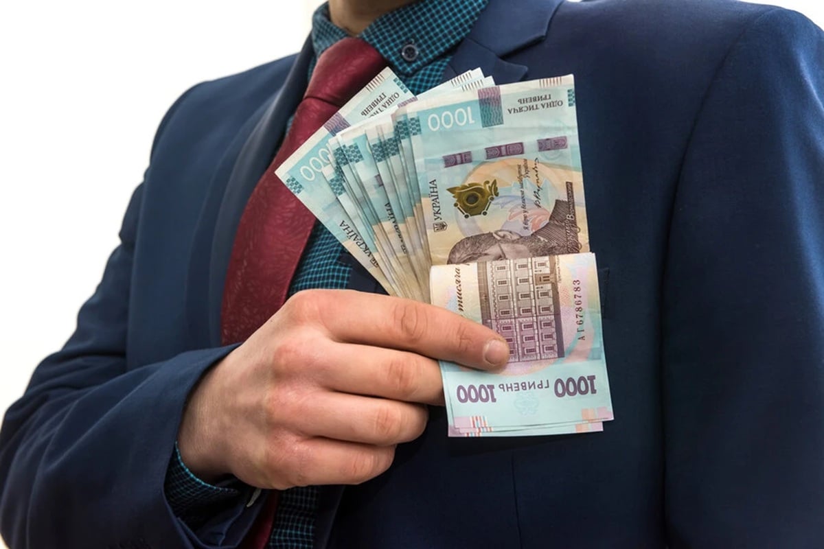 Доллар продолжает расти: стоит ли уже паниковать держателям гривневых депозитов