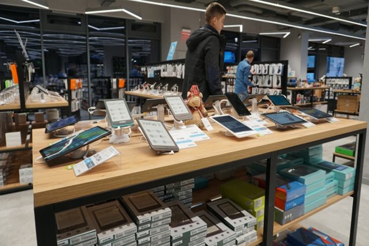 Ноутбуки подорожали на 40%, iPhone — на 8%: что ещё резко подорожает этой осенью