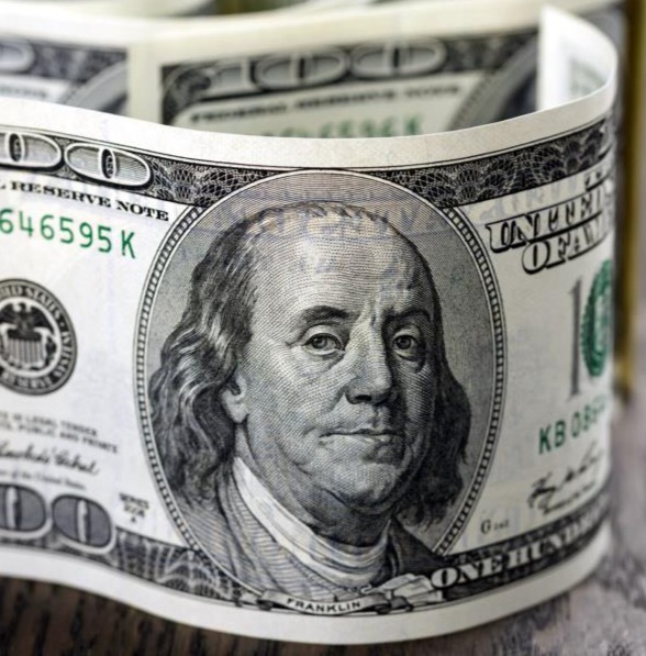 Распродажа на $230 млрд: почему инвесторы ставят против доллара и кто выиграет