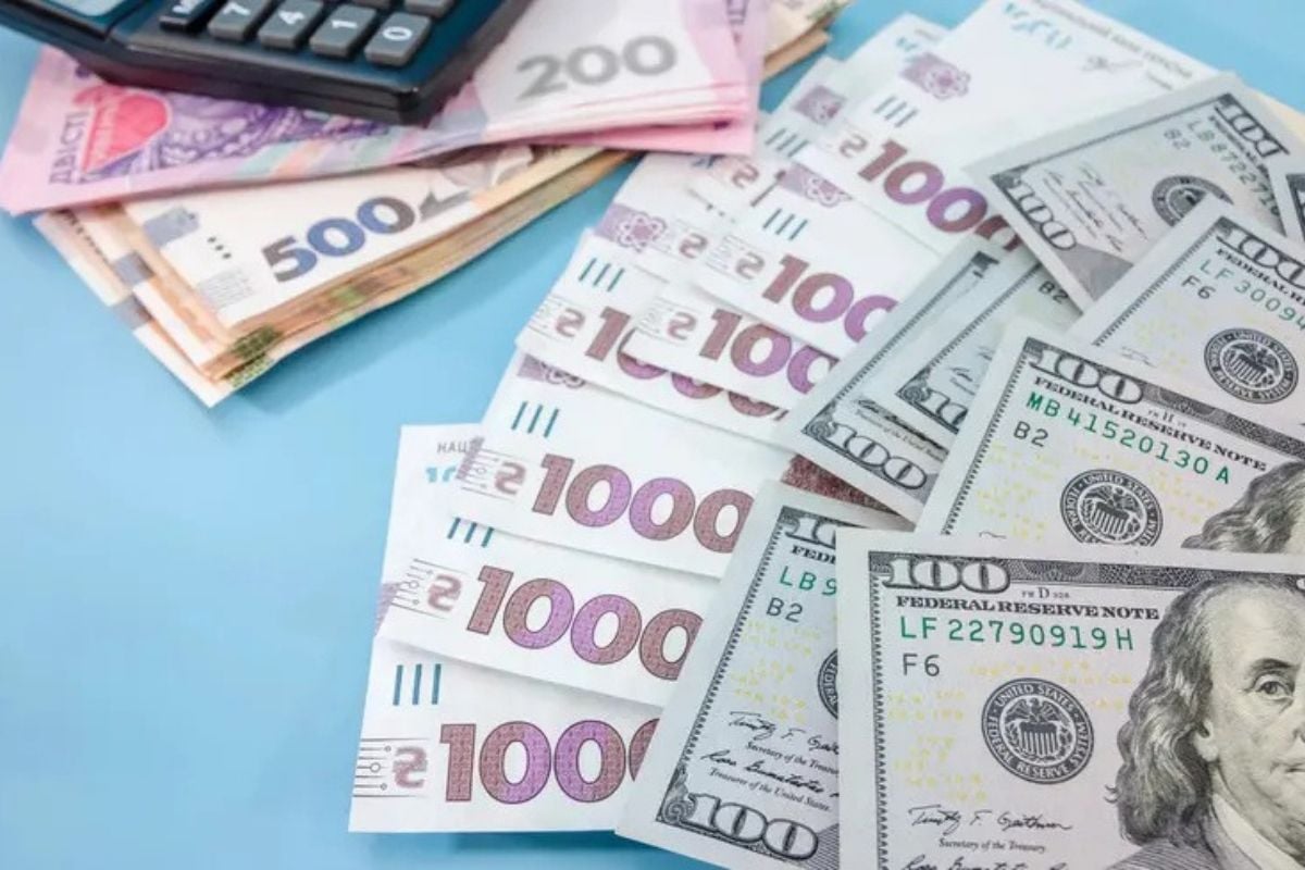 Наличный рынок: каких сюрпризов ждать от курса доллара и евро